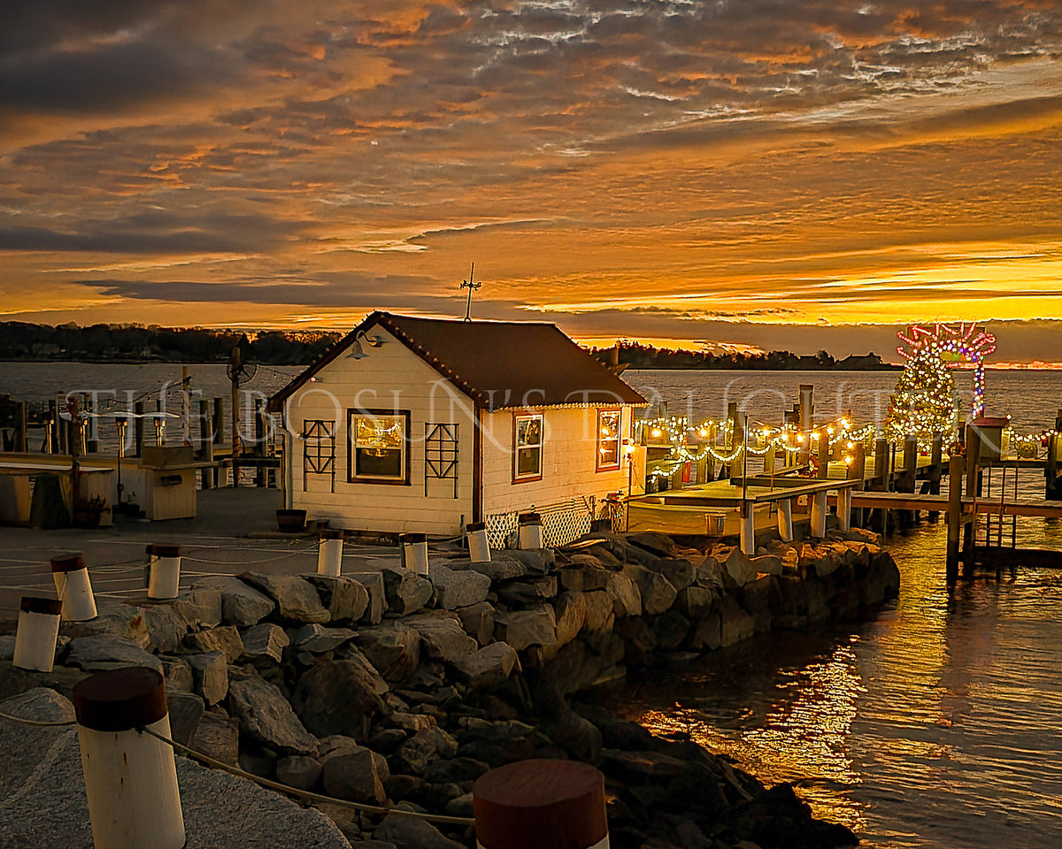 Harbor, Holding Light